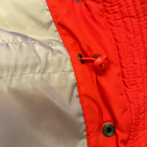 Women’s red Gap bomber vest size medium - Picture 3 of 5